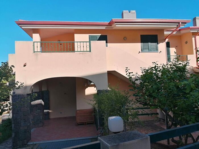 Appartamento trilocale in vendita in Via Renzo Laconi, Dorgali