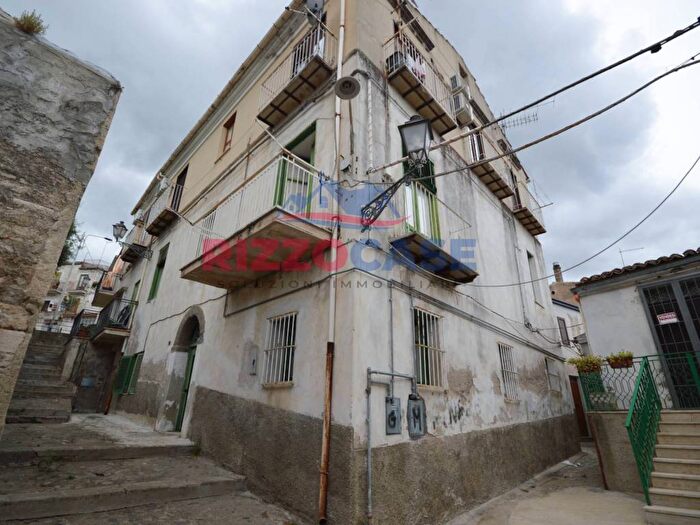 Appartamento con 6 locali in vendita in Via Pettinati, Rossano, CoriglianoRossano