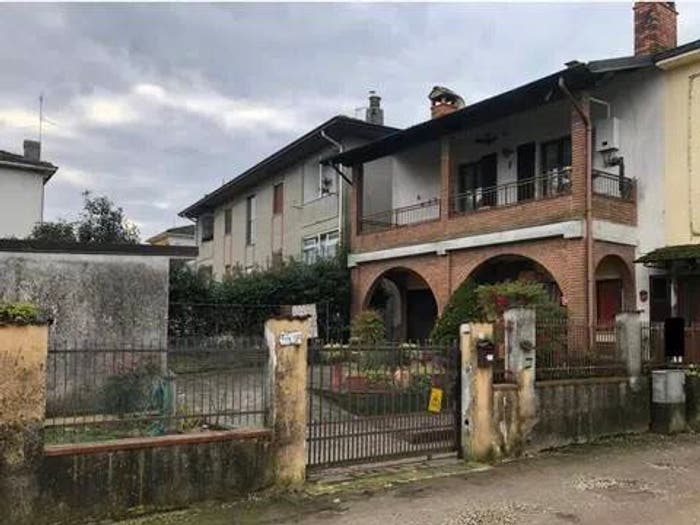 Casa con 6 locali in vendita in Via Piave, Vittadone, Casalpusterlengo