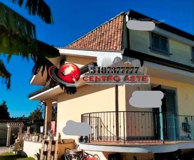 Casa con 6 locali in vendita in Via Colle Cagioli Lariano RM Italia, Centro, Lariano