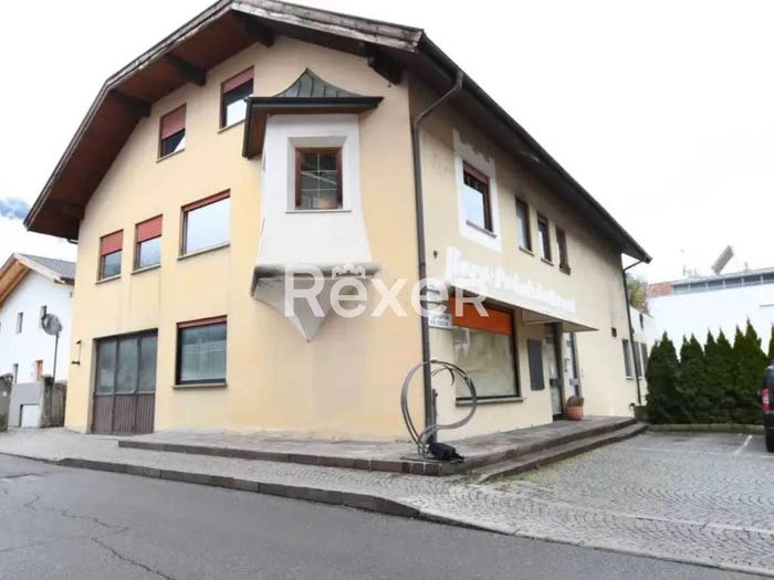 Appartamento trilocale in vendita in Via Bocce, Centro, Laces
