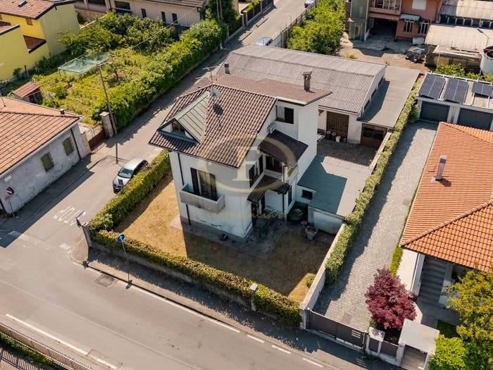 Casa con 6 locali in vendita in Via Indipendenza, Centro, Muggiò