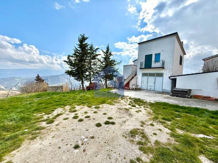 Casa bilocale in vendita in Contrada Colle Zingaro, Torricella Peligna