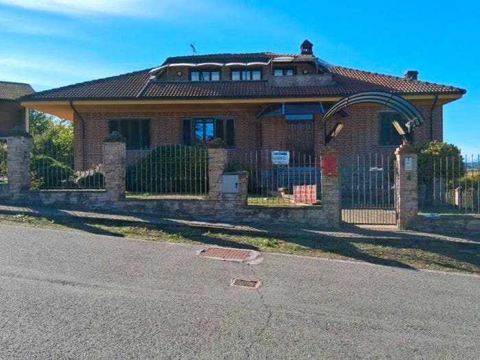 Casa con 6 locali in vendita in Via Marcaveri, Centro, Murisengo Monferrato