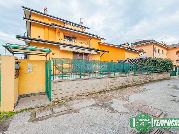 Appartamento trilocale in vendita in Via Alcide De Gasperi, Valera Fratta