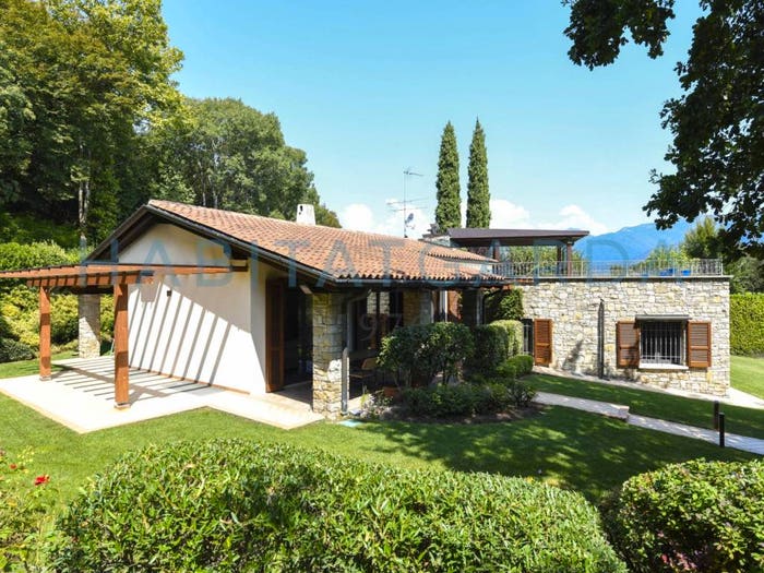 Casa con 6 locali in vendita in via Paradiso, Paradiso, San Felice del Benaco