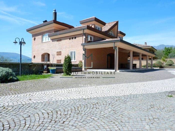 Casa con 6 locali in vendita in Contrada Archi, Picarelli Rione Ferrovia Archi, Avellino