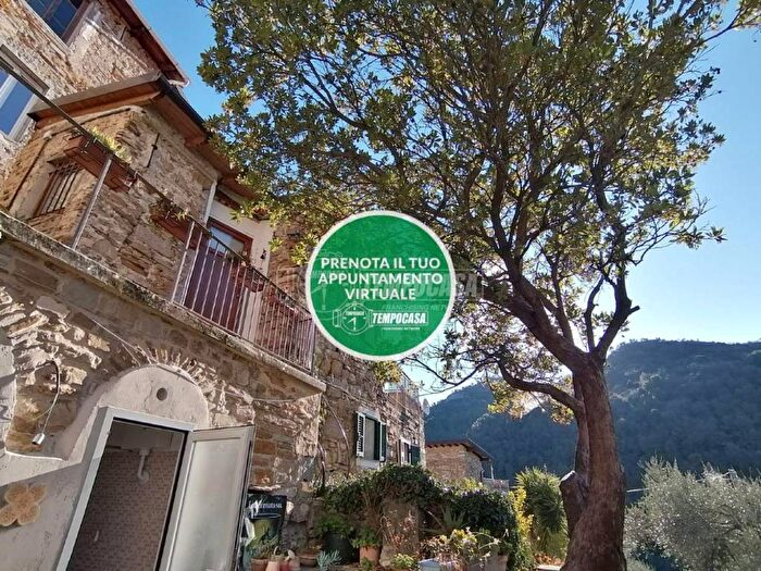 Casa con 6 locali in vendita in Frazione Balloi Balloi, Camporosso