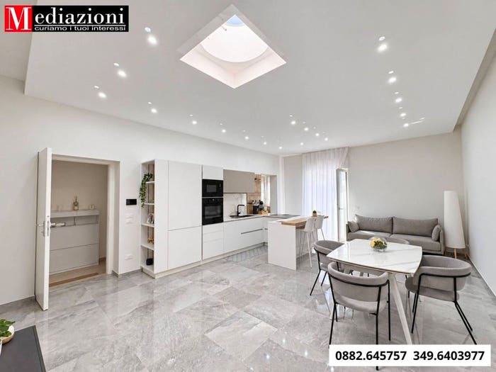 Casa con 5 locali in vendita in Via Luigi Cadorna, Apricena
