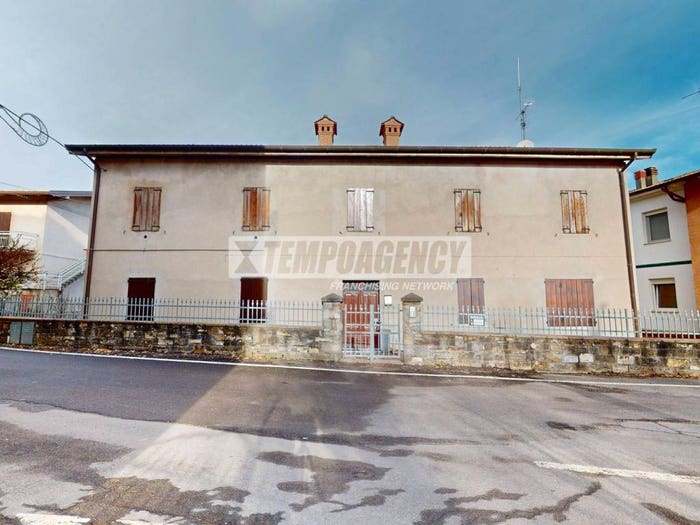 Appartamento trilocale in vendita in Monchio, Palagano