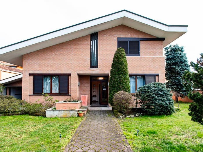Casa con 6 locali in vendita in Centro, Castano Primo