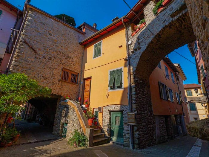 Appartamento con 6 locali in vendita in Via Olivo, Centro, Brugnato