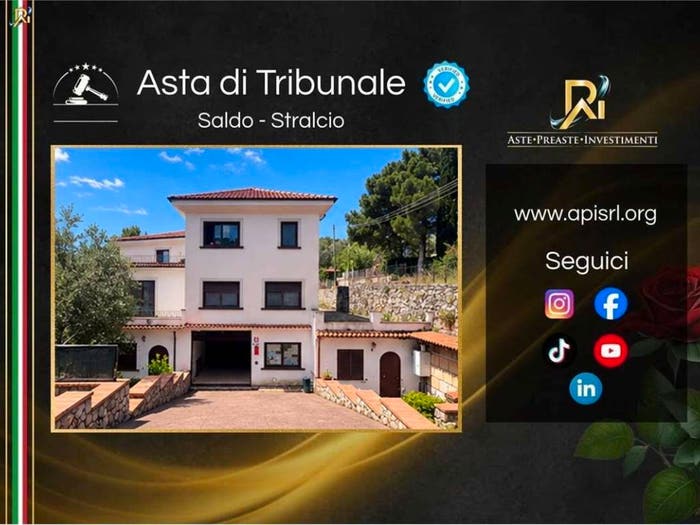 Casa con 6 locali in vendita in Contrada Sinna, Camerota