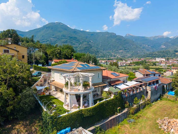 Casa con 6 locali in vendita in Via Tambuletti, Camaiore Paese, Camaiore