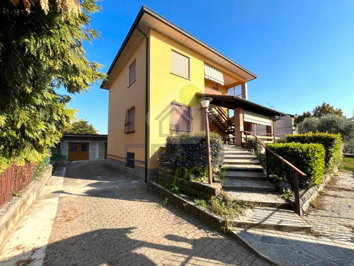 Appartamento trilocale in vendita in Via Trento Trieste, Centro, Santo Stefano Lodigiano