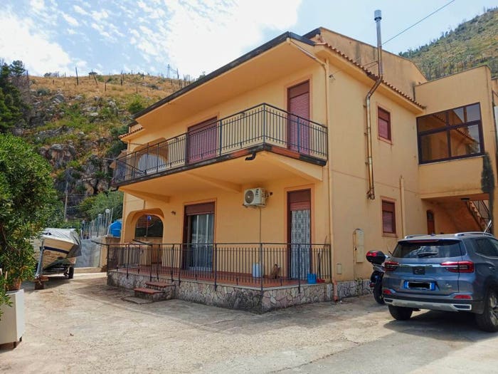 Casa quadrilocale in vendita in Via Poggio San Francesco, Centro, Altofonte