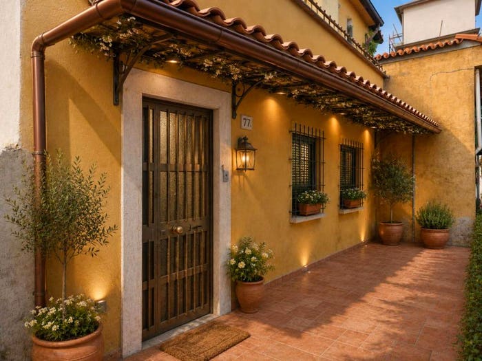 Casa quadrilocale in vendita in Viale Settembre, Marina di Carrara, Carrara