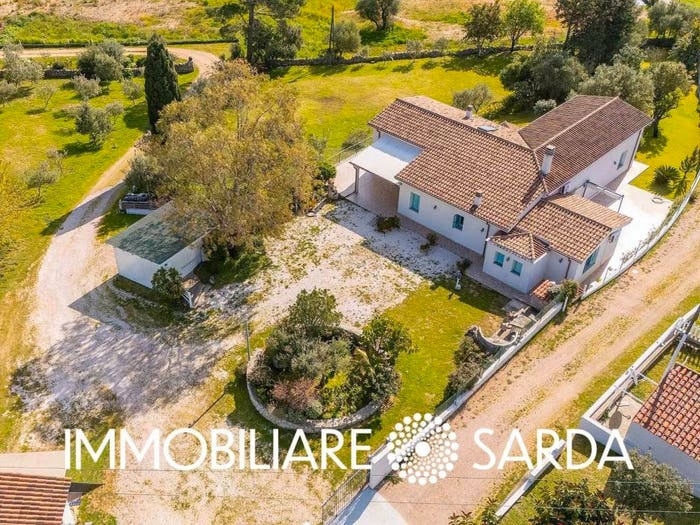 Casa con 6 locali in vendita in Santa Lucia, Olbia