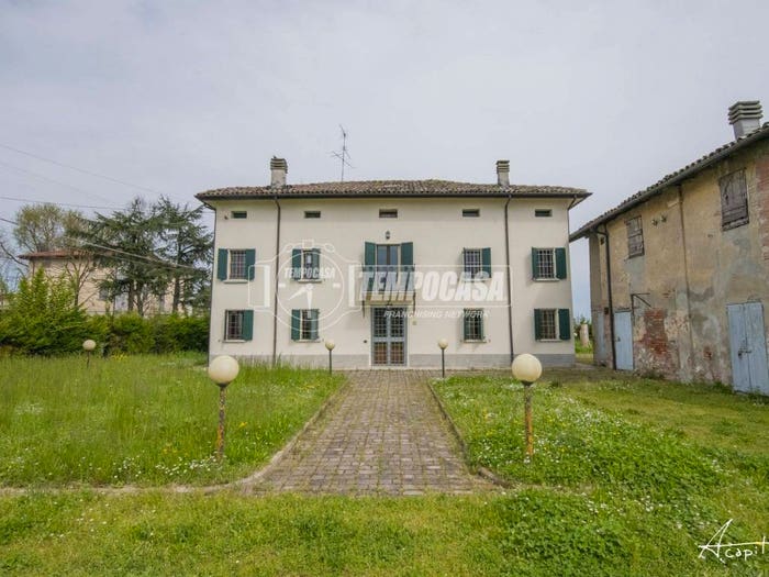 Appartamento con 6 locali in vendita in Via Giambi, La Villa, Ravarino