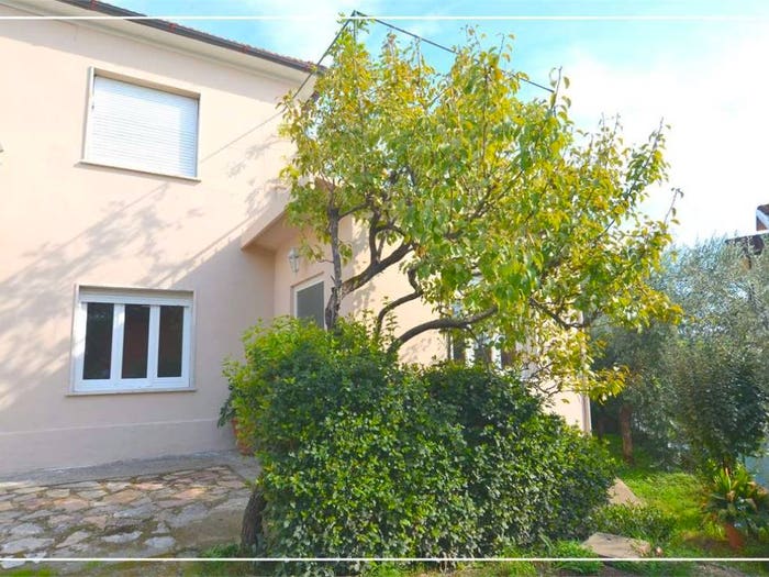 Casa con 6 locali in vendita in Centro, Monsummano Terme