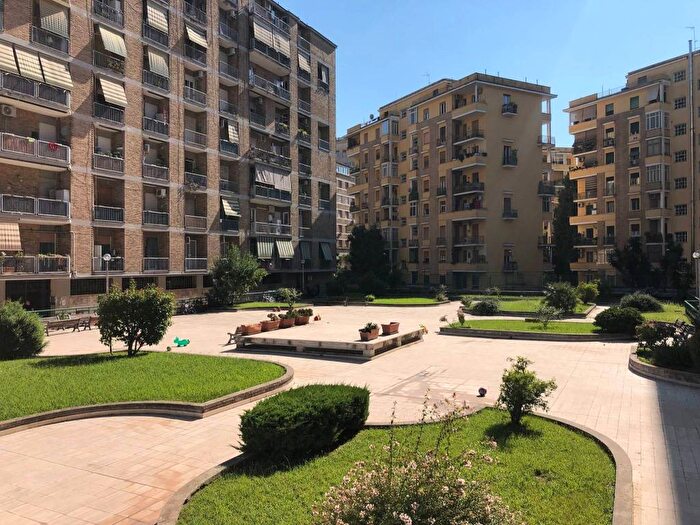 Appartamento trilocale in vendita in Via Rosa Guarnieri Carducci, Garbatella, Roma