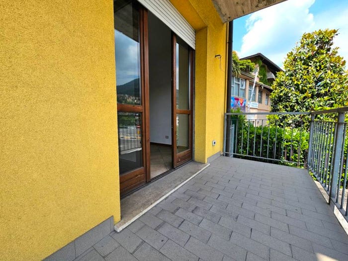 Appartamento trilocale in vendita in Via Roma, Centro, Gandino