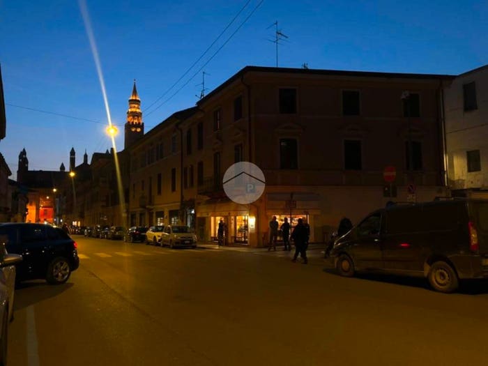 Casa con 6 locali in vendita in Via S Lorenzo, Centro, Cremona