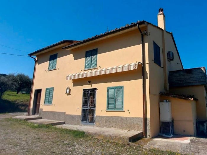Casa con 6 locali in vendita in Via Calcinaia, Carmignano