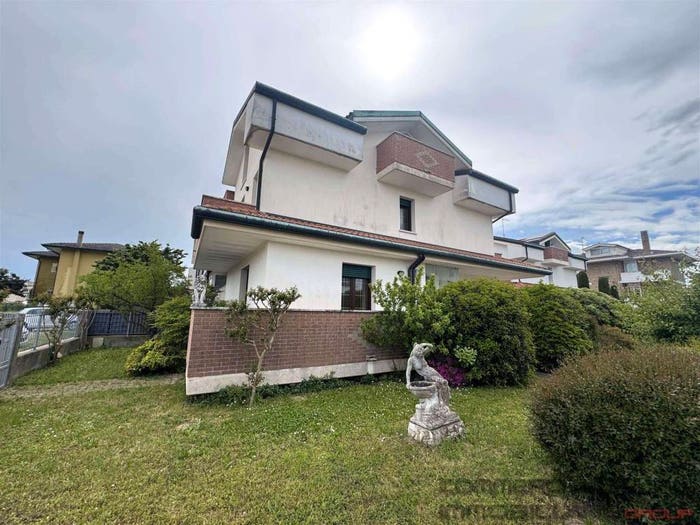 Casa con 6 locali in vendita in Brondolo, Chioggia