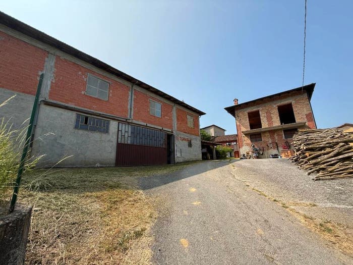 Casa con 6 locali in vendita in Borgata Villaro, Ceva