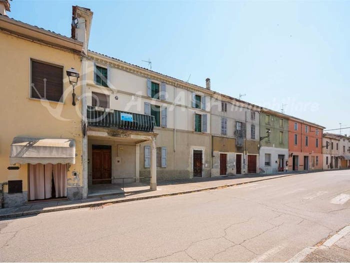 Casa con 6 locali in vendita in piazza cesare battisti, Pieveottoville, Polesine Zibello