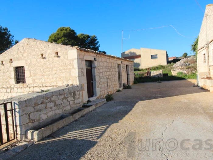 Casa con 6 locali in vendita in San Filippo, Modica