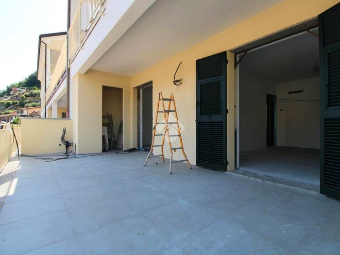 Appartamento trilocale in vendita in Via Parma, Caperana, Chiavari