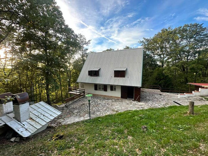 Casa con 6 locali in vendita in Strada Provinciale di Colle Bertone, Polino