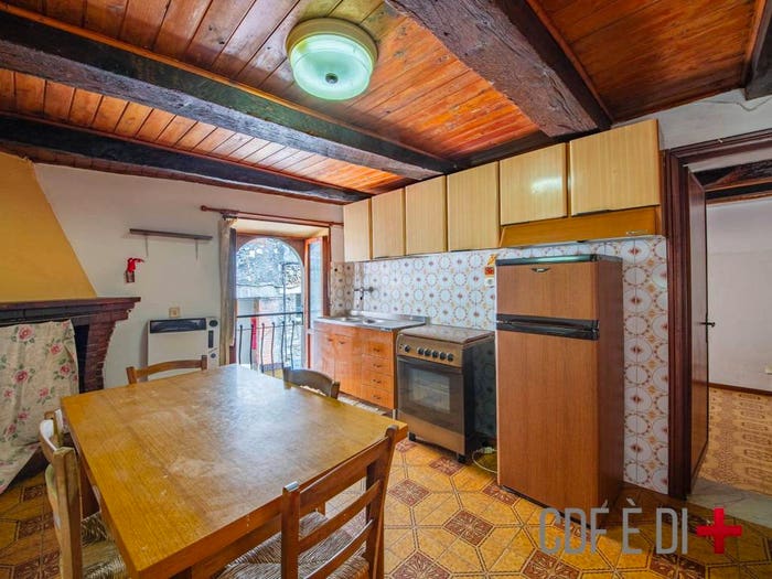 Appartamento trilocale in vendita in Largo Madonna del Carmine, Centro, Monteleone Sabino