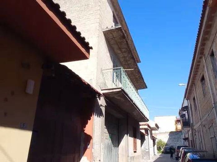 Casa con 6 locali in vendita in Via Monte Cicoli No Number, Mondragone