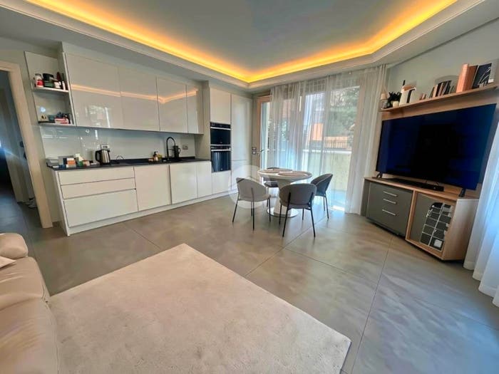 Appartamento trilocale in vendita in Via losanna, Miramare Rivazzurra, Rimini