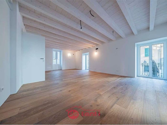 Appartamento quadrilocale in vendita in Via Paolo Bossi, Centro, Chiavenna