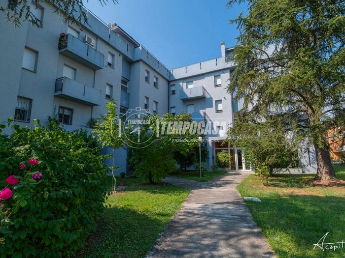 Appartamento trilocale in vendita in Via dei Salesiani, Centro, Finale Emilia