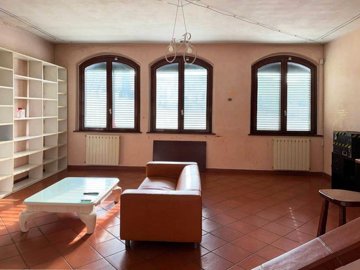 Casa con 6 locali in vendita in Via Anna Maria Enriques Agnoletti, Carmignano