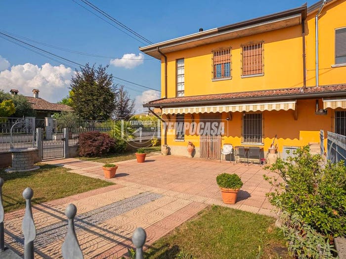 Casa con 5 locali in vendita in Via Sant'Eurosia D, Centro, Montichiari