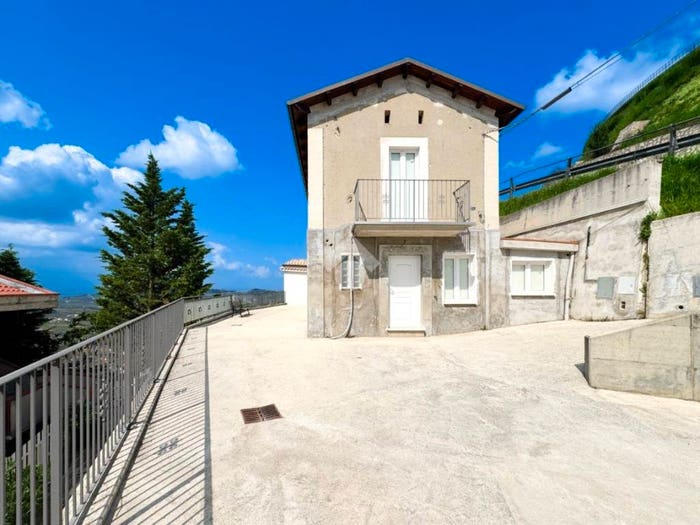 Casa quadrilocale in vendita in Borgo San Nicola, Centro, Bucchianico