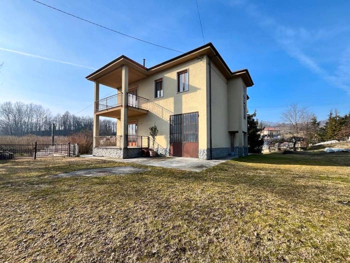 Casa con 6 locali in vendita in Corso Valpone, Canale