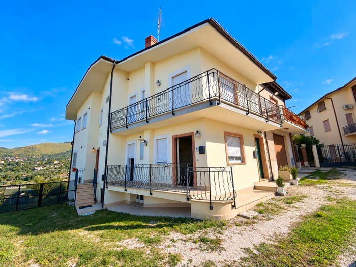 Appartamento trilocale in affitto in Via Santa Maria di Canneto, Canneto, Fara in Sabina