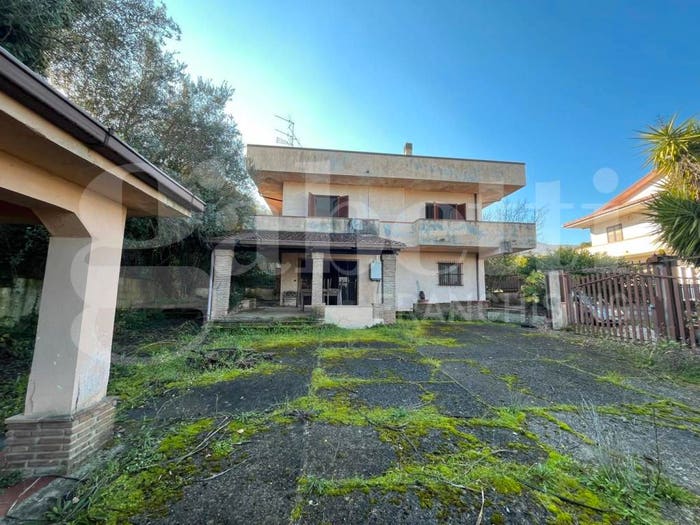 Casa con 6 locali in vendita in Via Trieste, Alvignano