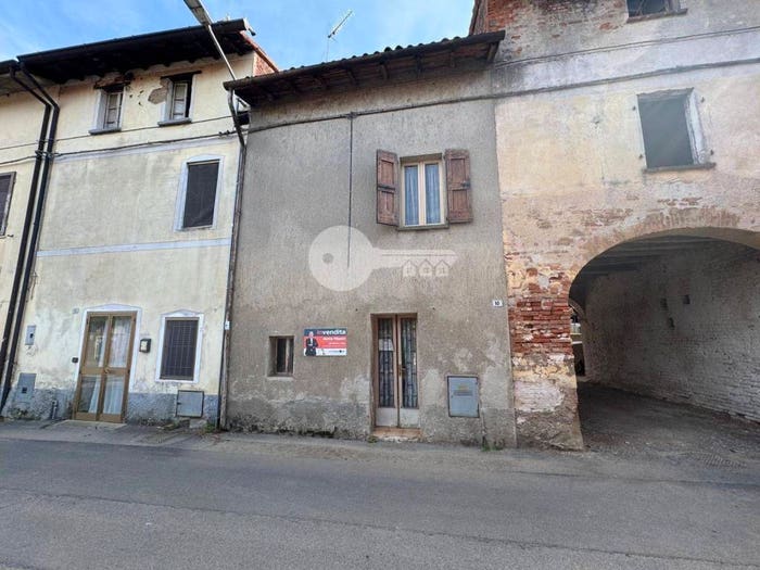 Casa trilocale in vendita in Via Indipendenza, Regona, Seniga