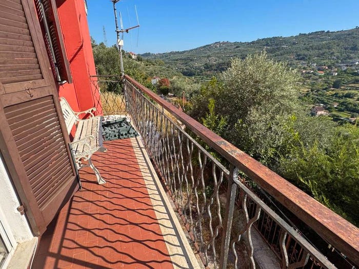 Appartamento quadrilocale in vendita in Via Dolcedo, Piani Torrazza, Imperia