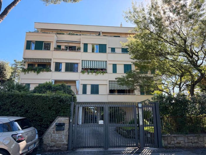 Appartamento quadrilocale in vendita in Salita del Poggio Laurentino, Eur, Roma