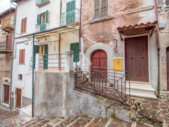 Appartamento trilocale in vendita in Via del Castello, Centro, Antrodoco