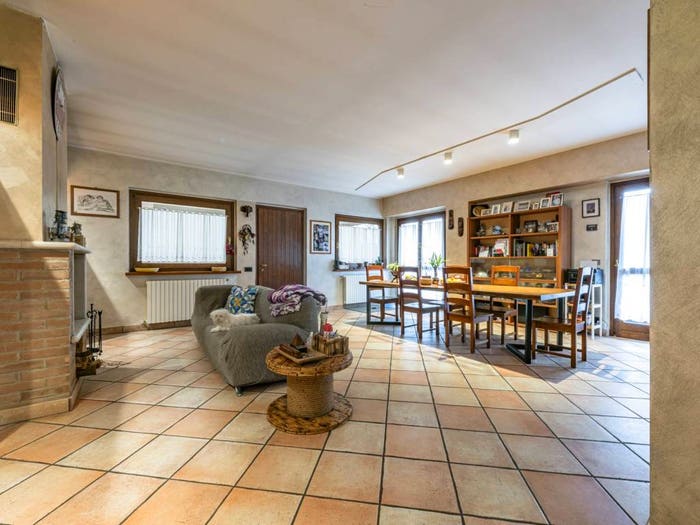 Appartamento trilocale in vendita in Via Trevasco, Centro, Nembro